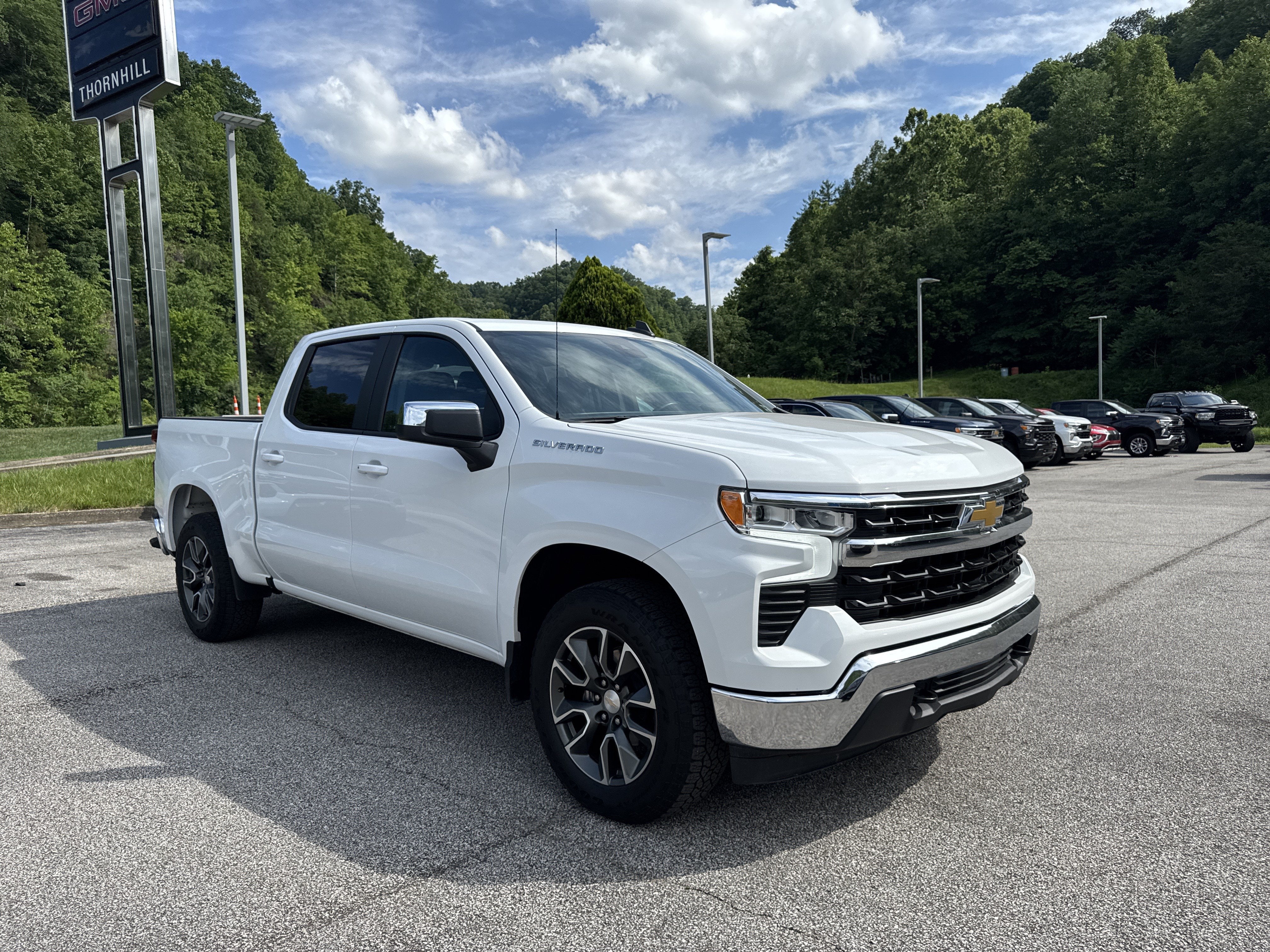 2023 Chevrolet Silverado 1500 LT (2FL)