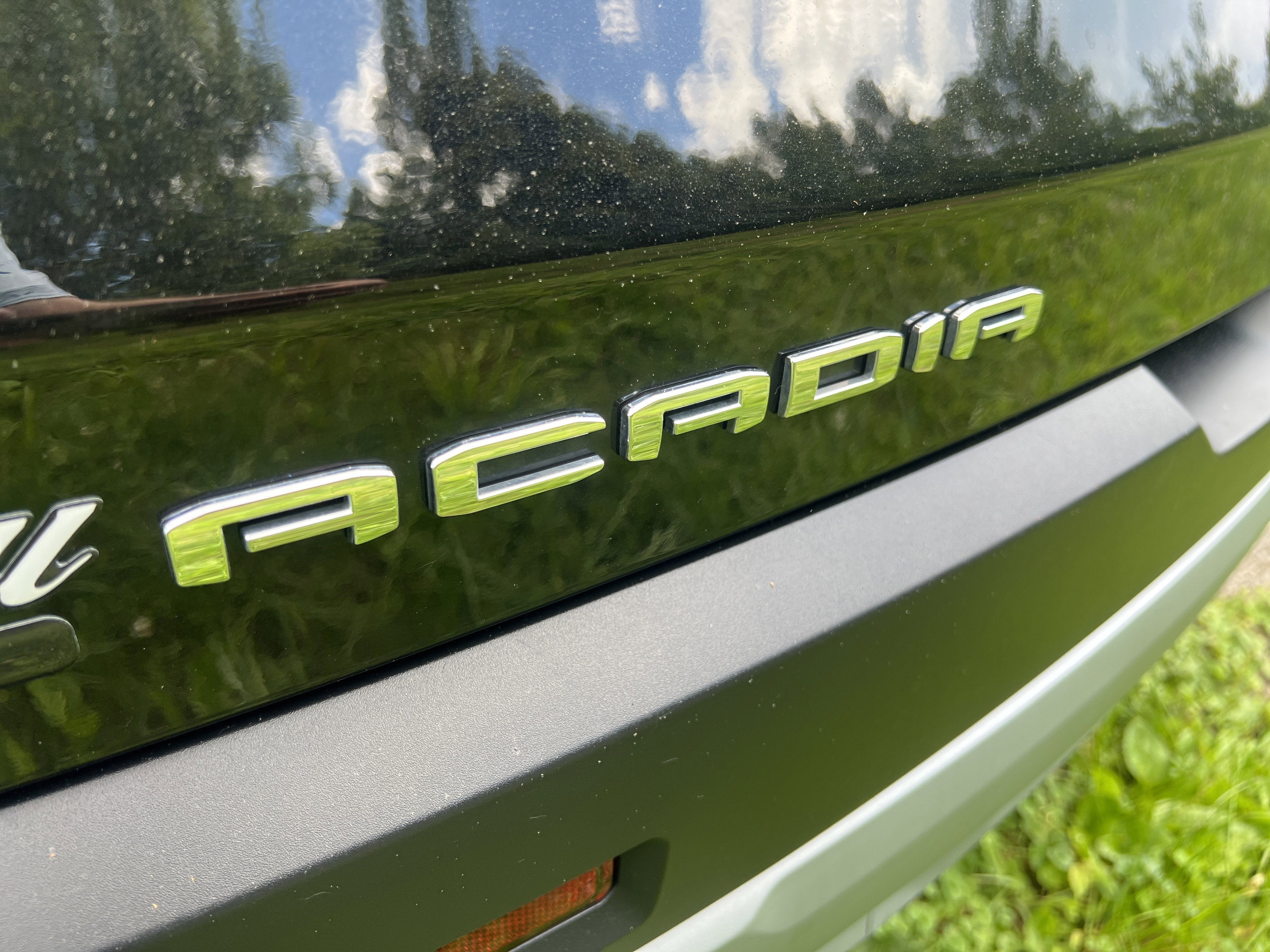 2023 GMC Acadia SLE