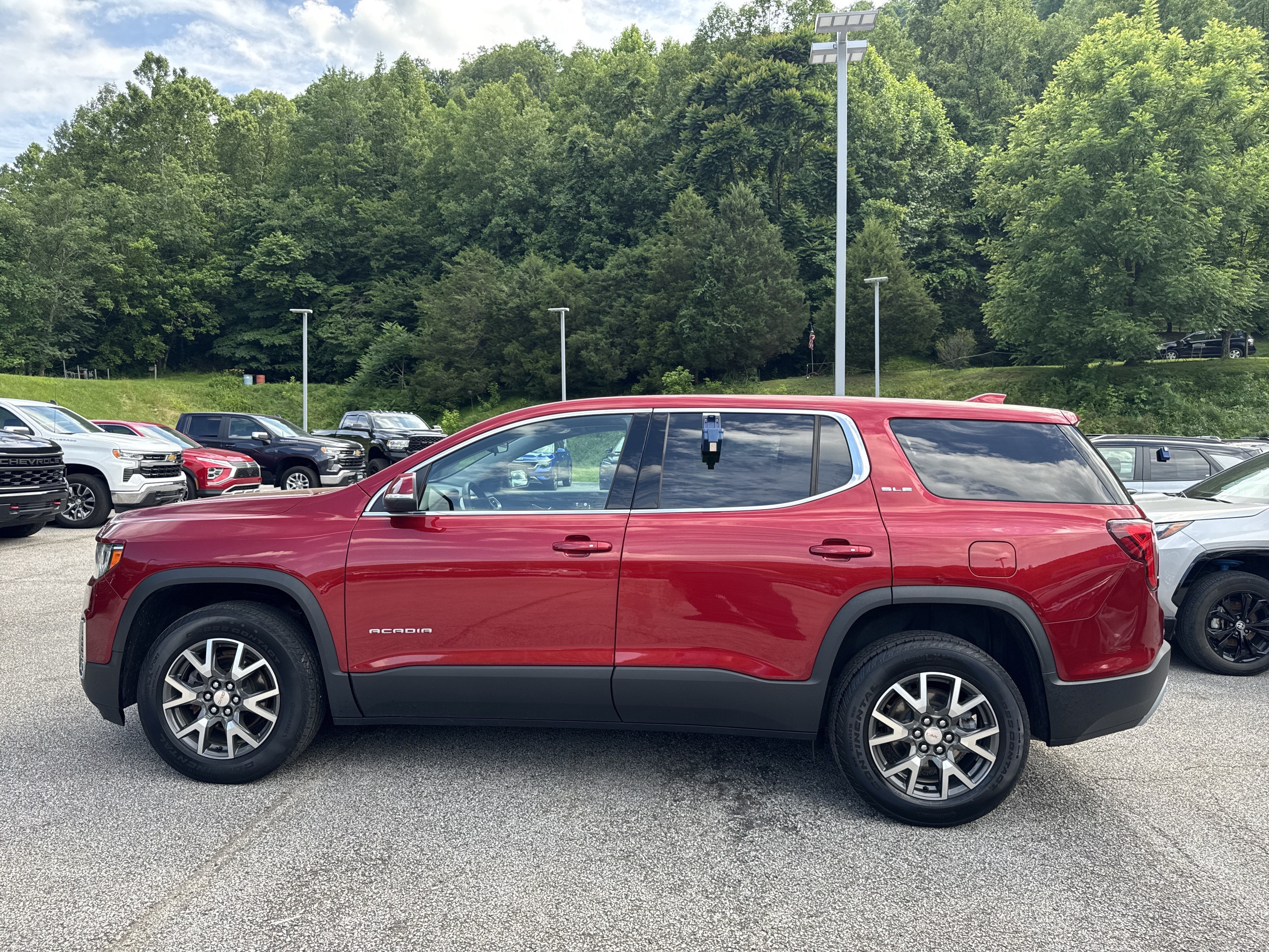 2023 GMC Acadia SLE
