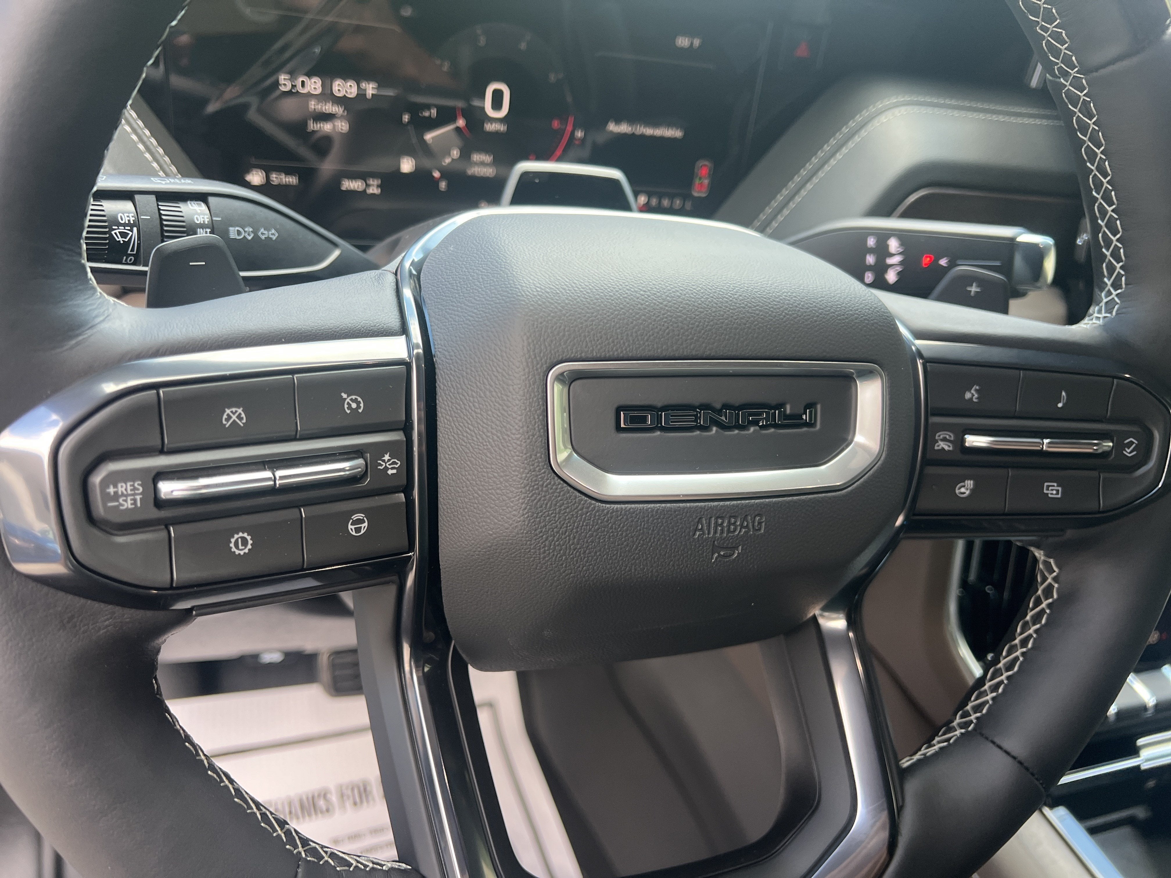 2026 GMC Yukon Denali Ultimate - Photo 10