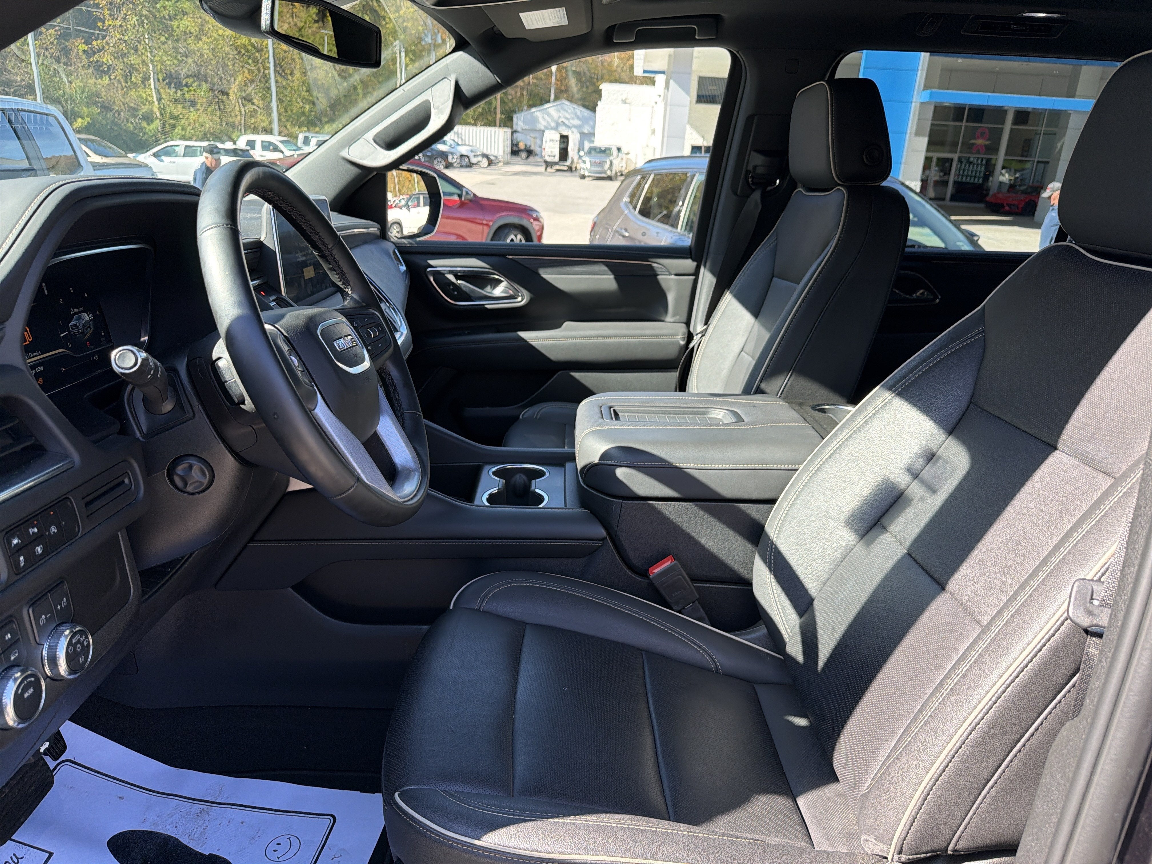 2024 GMC Yukon XL SLT