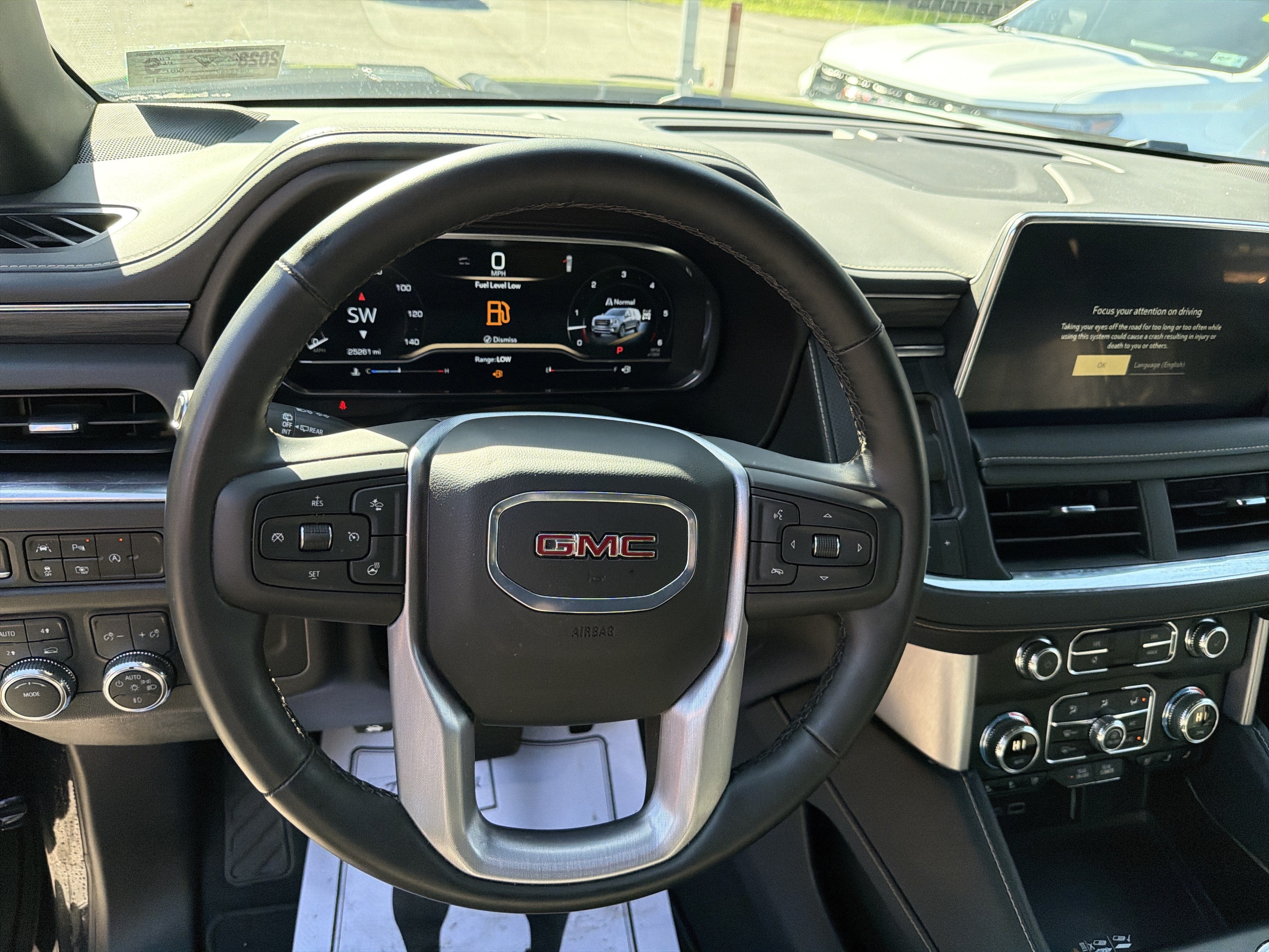 2024 GMC Yukon XL SLT
