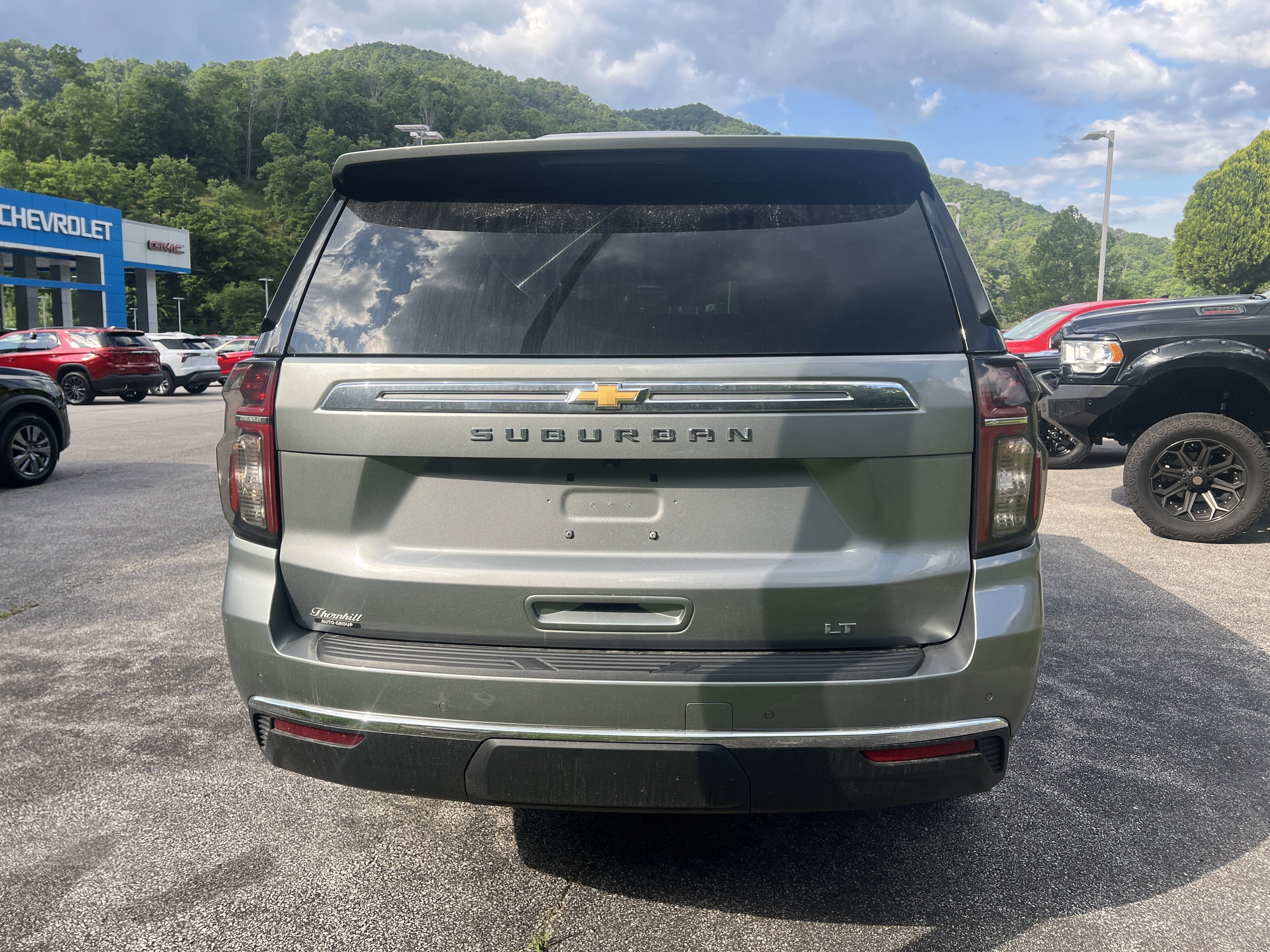 2023 Chevrolet Suburban LT