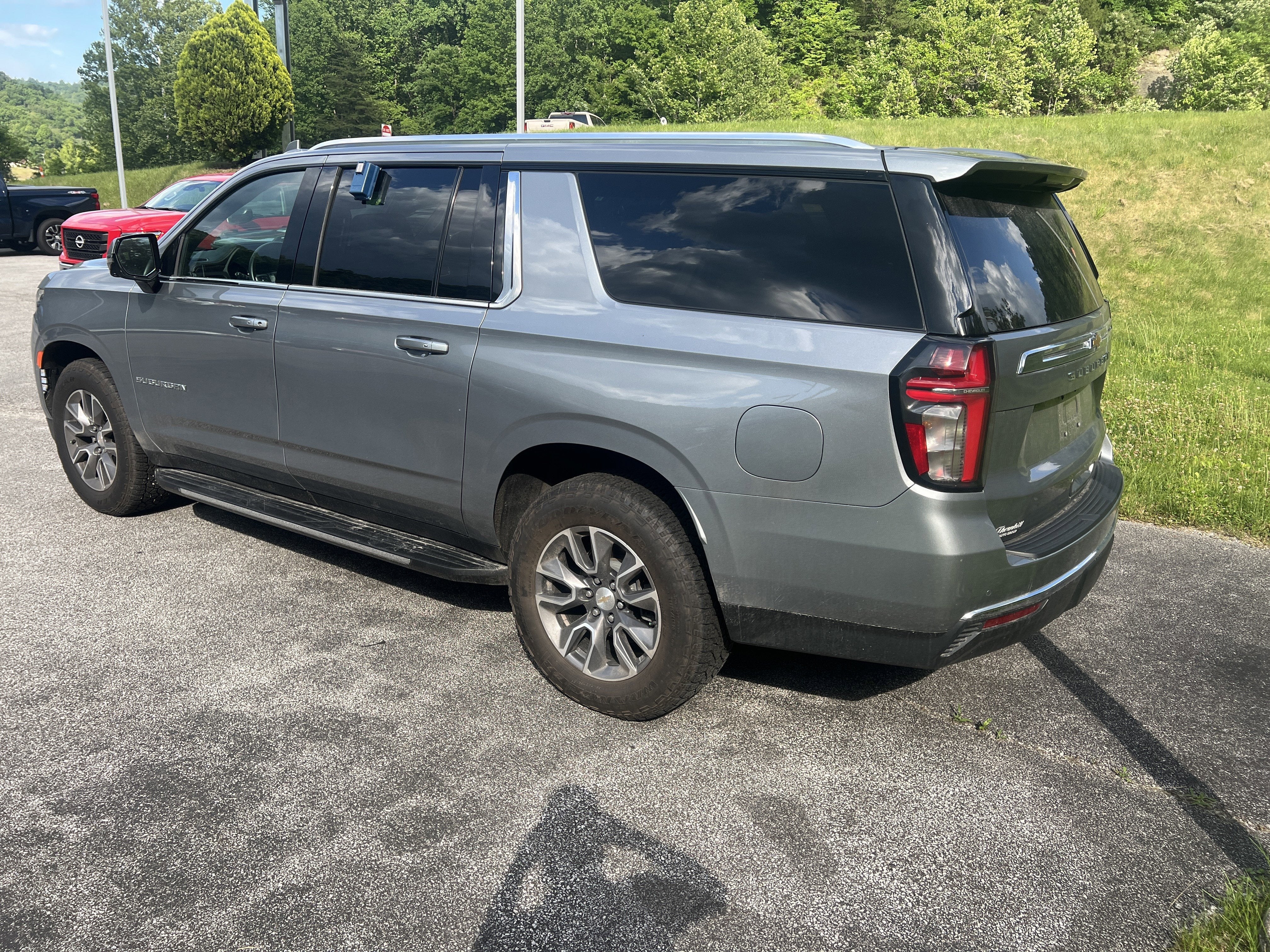 2023 Chevrolet Suburban LT