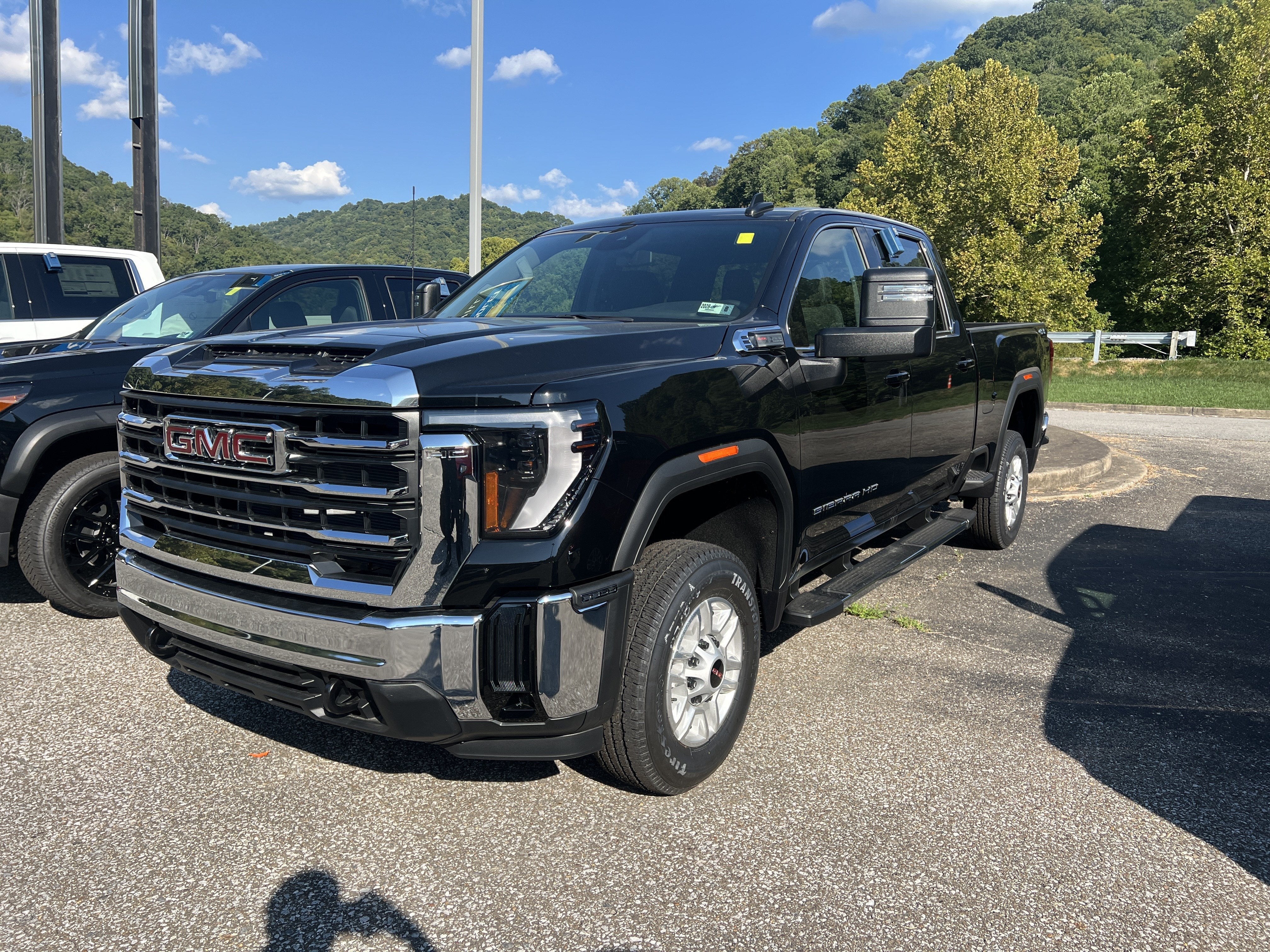 2026 GMC Sierra 2500 HD SLE
