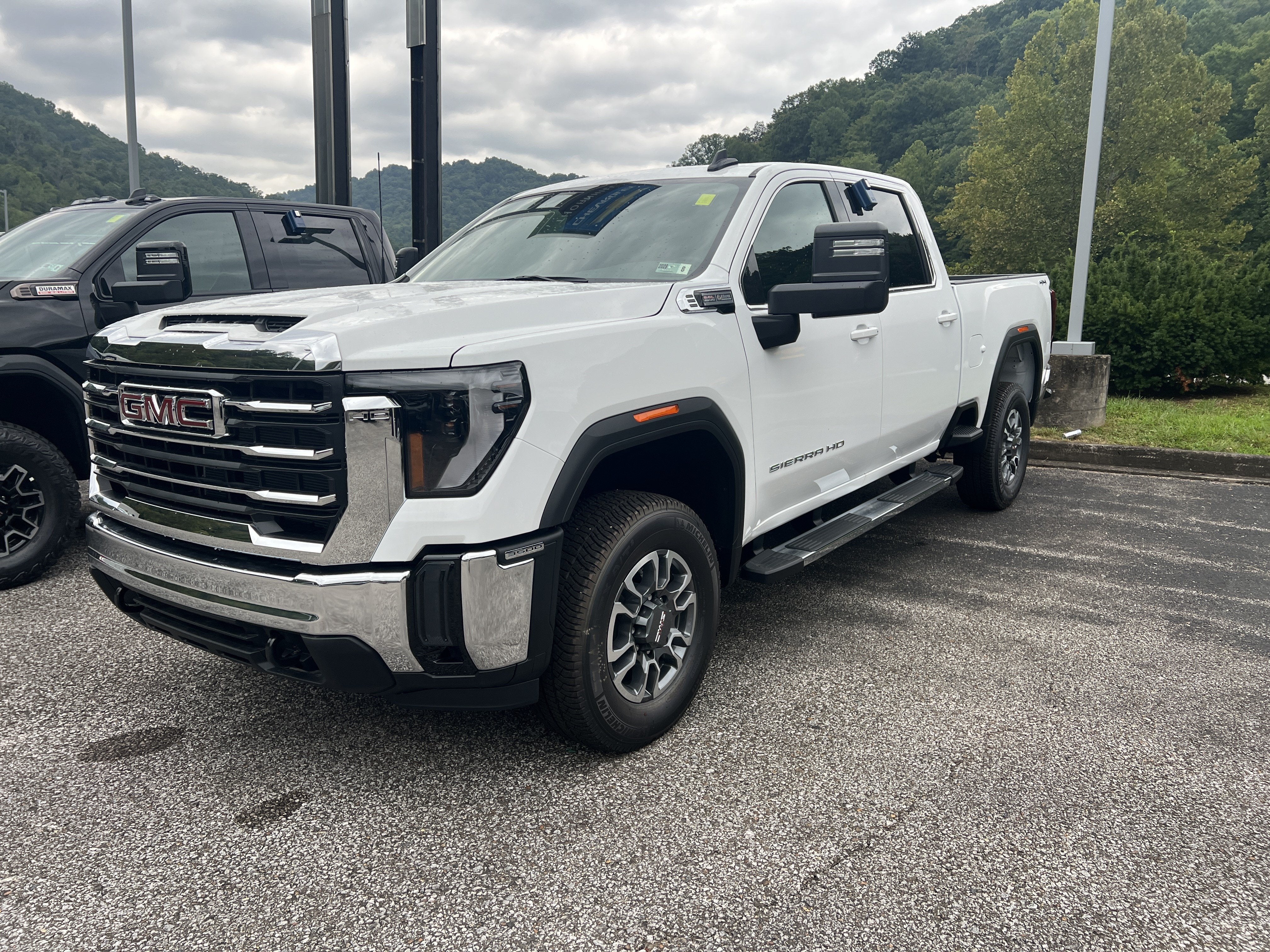 2026 GMC Sierra 3500 HD SLE