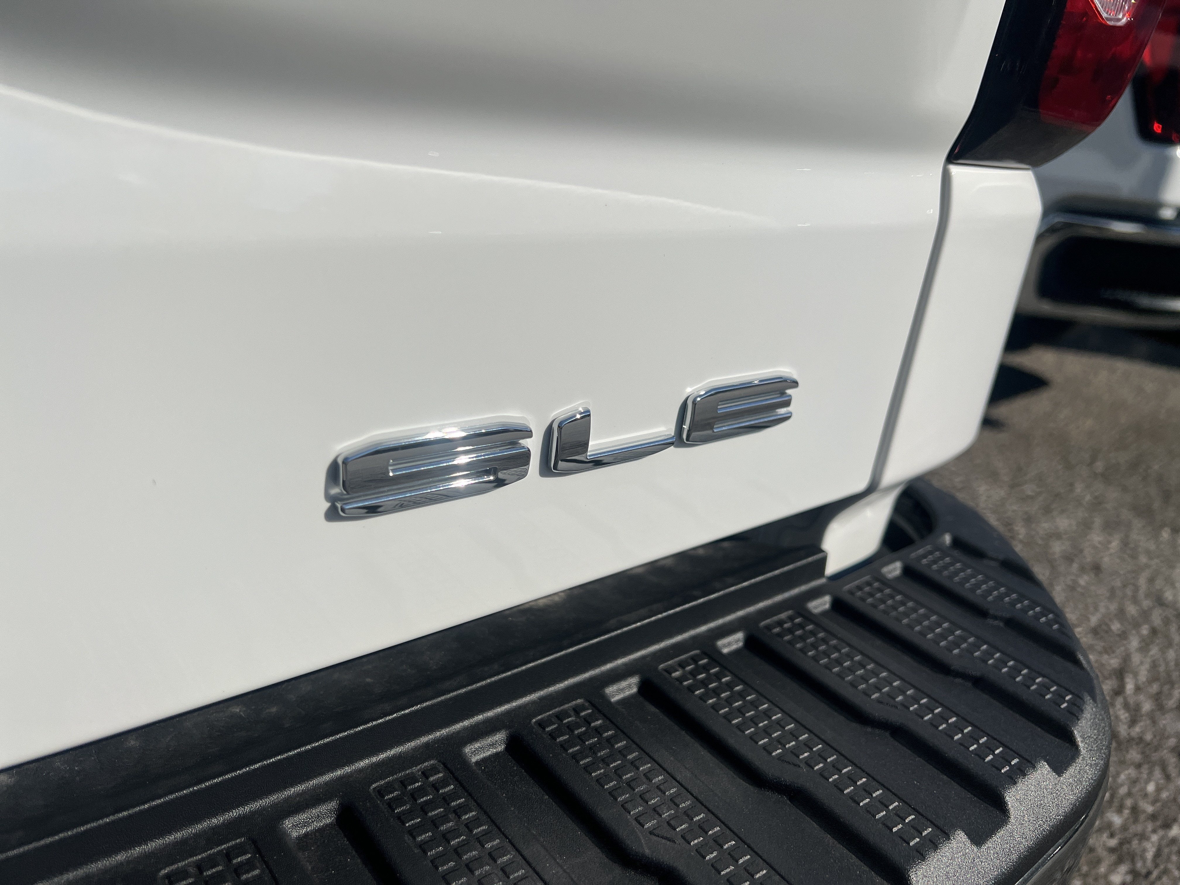 2026 GMC Sierra 1500 SLE - Photo 13