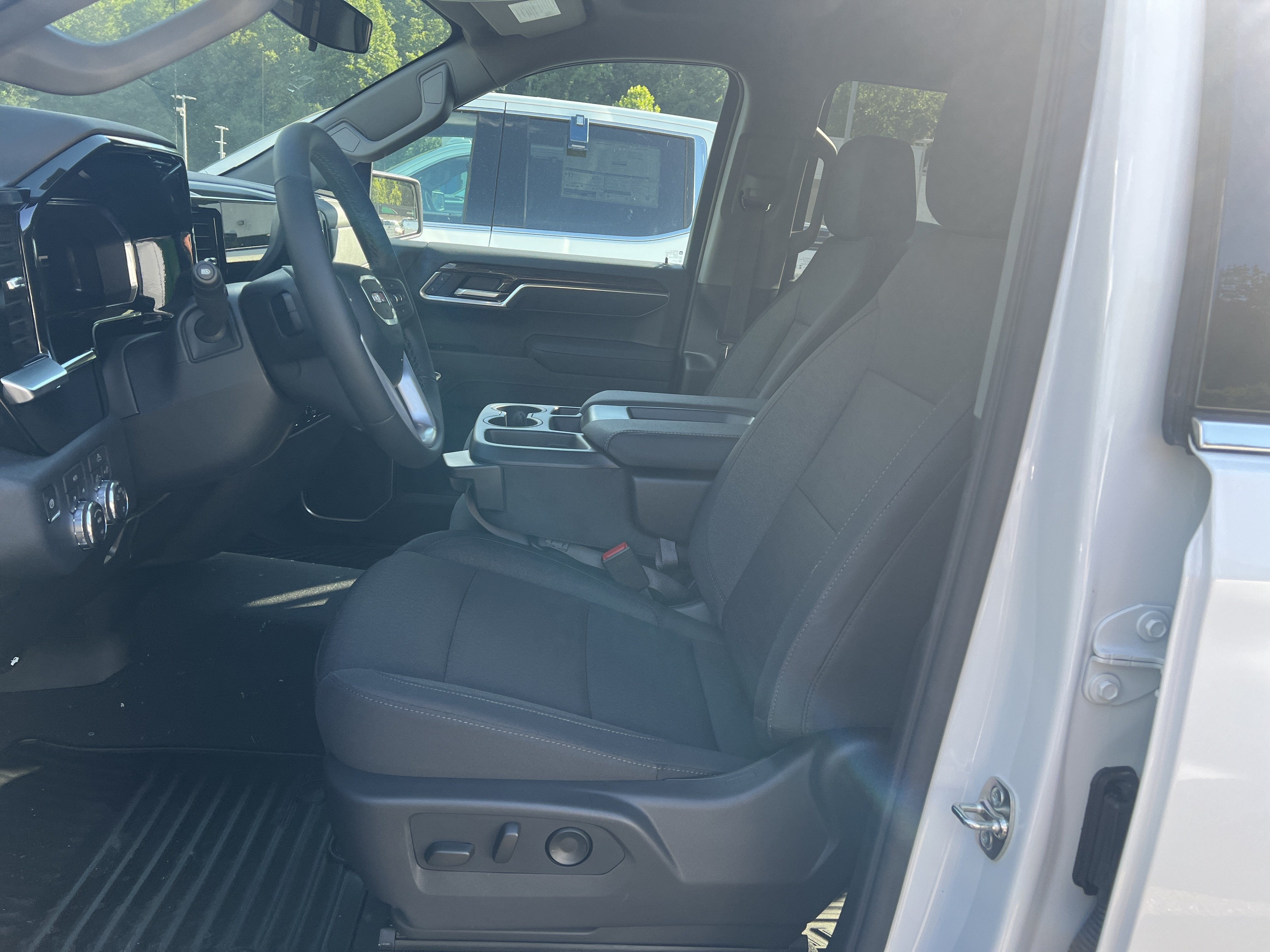 2026 GMC Sierra 1500 SLE - Photo 6