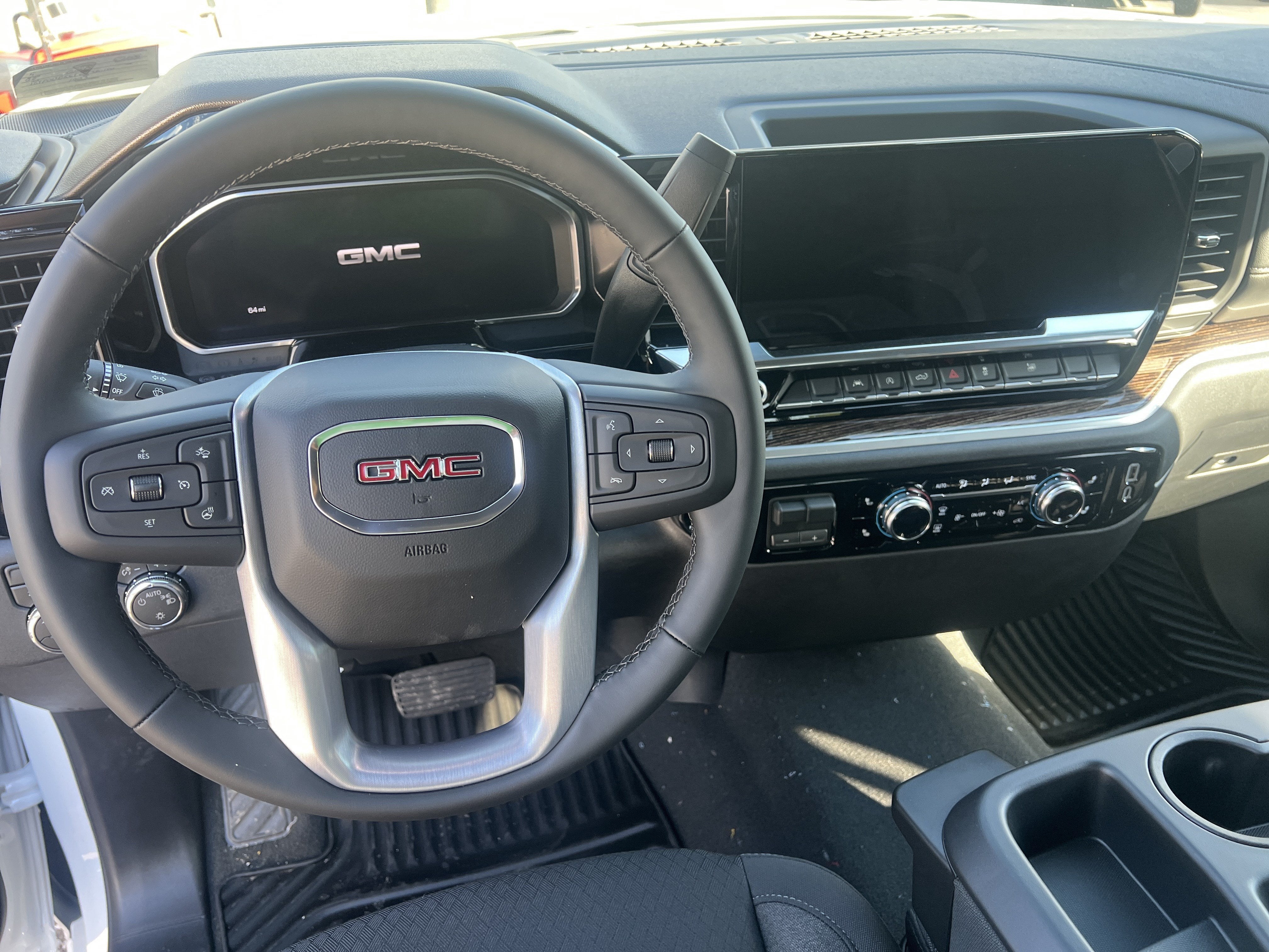 2026 GMC Sierra 1500 SLE - Photo 7