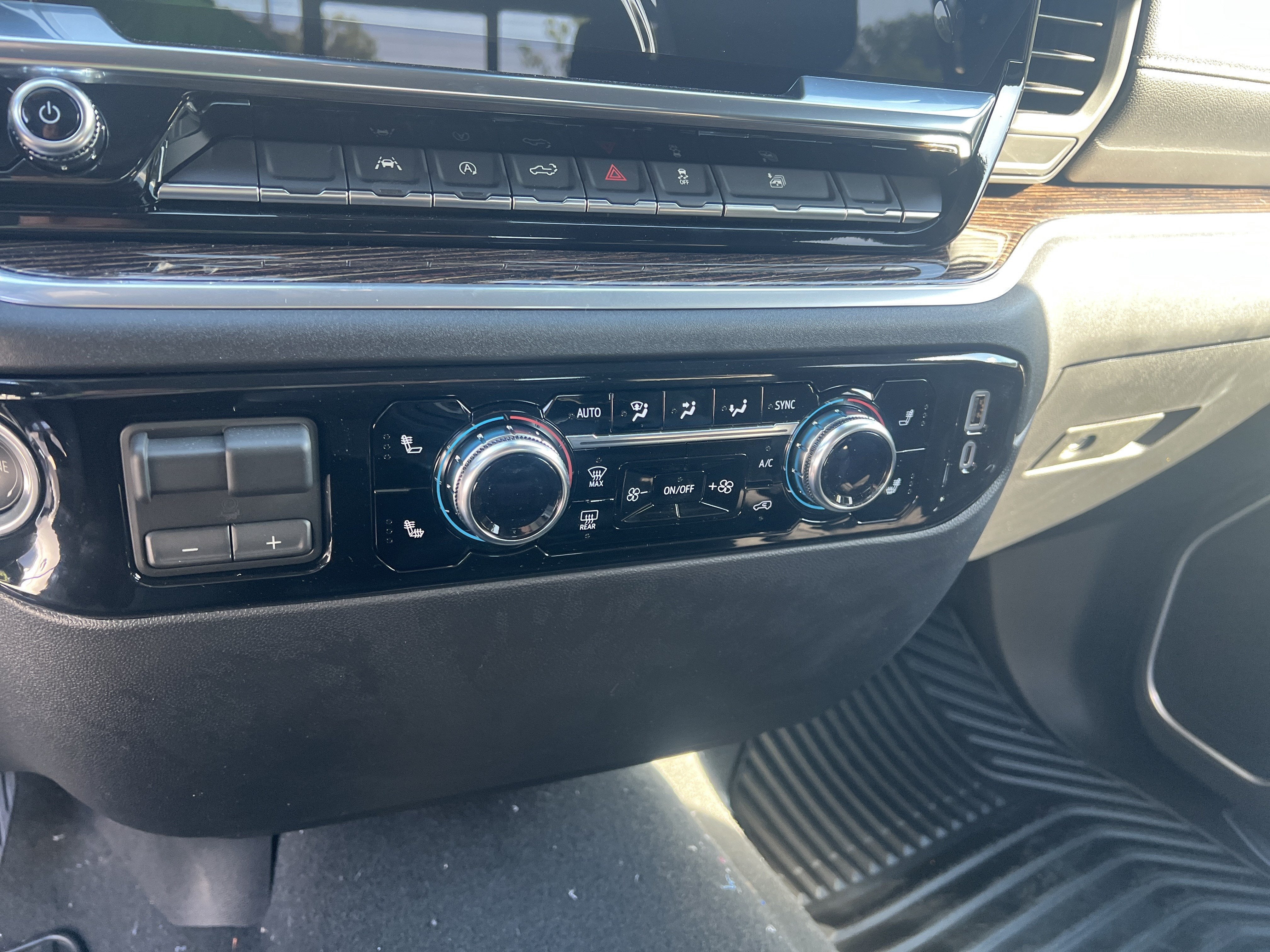2026 GMC Sierra 1500 SLE - Photo 8