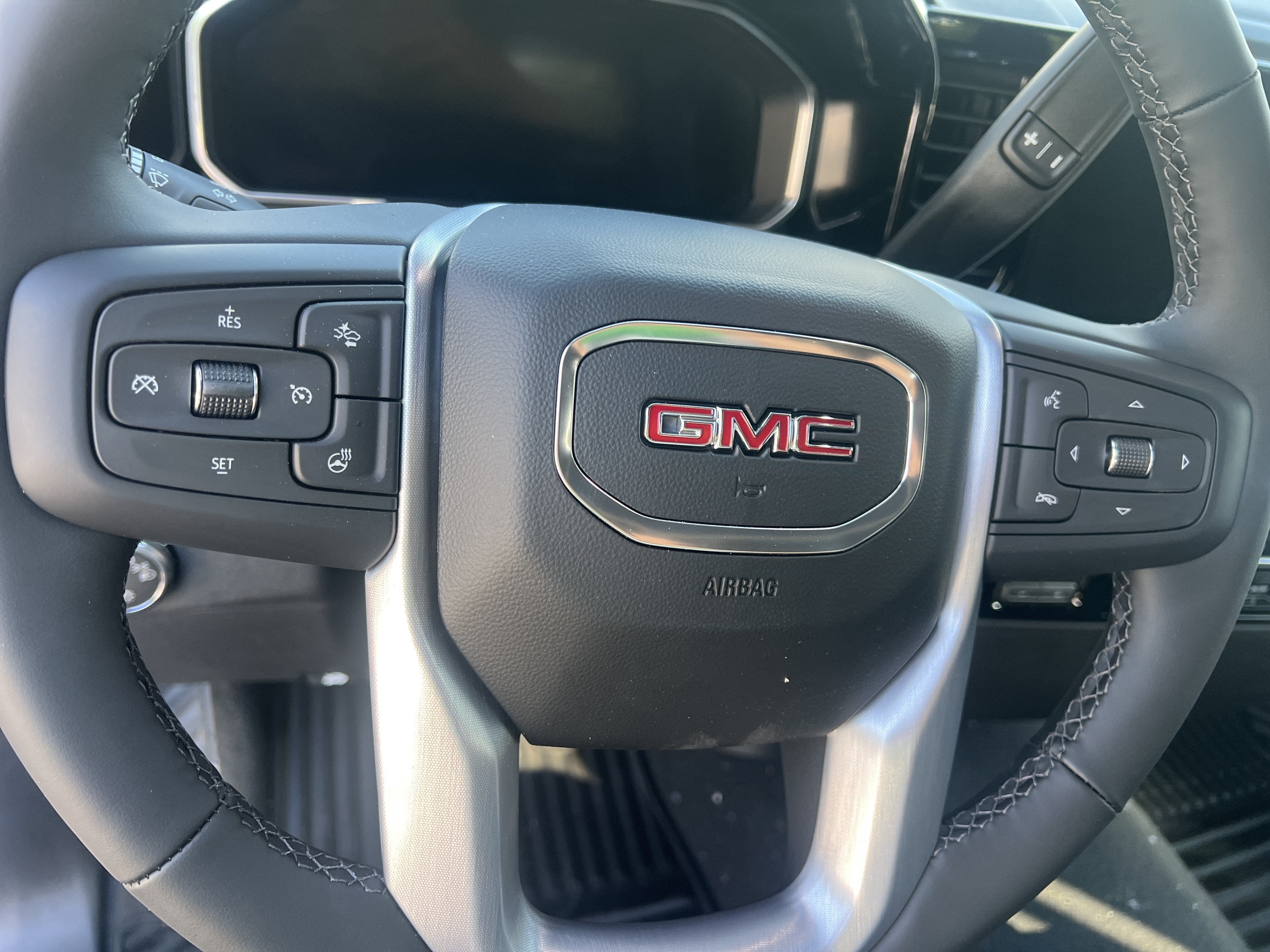 2026 GMC Sierra 1500 SLE - Photo 9