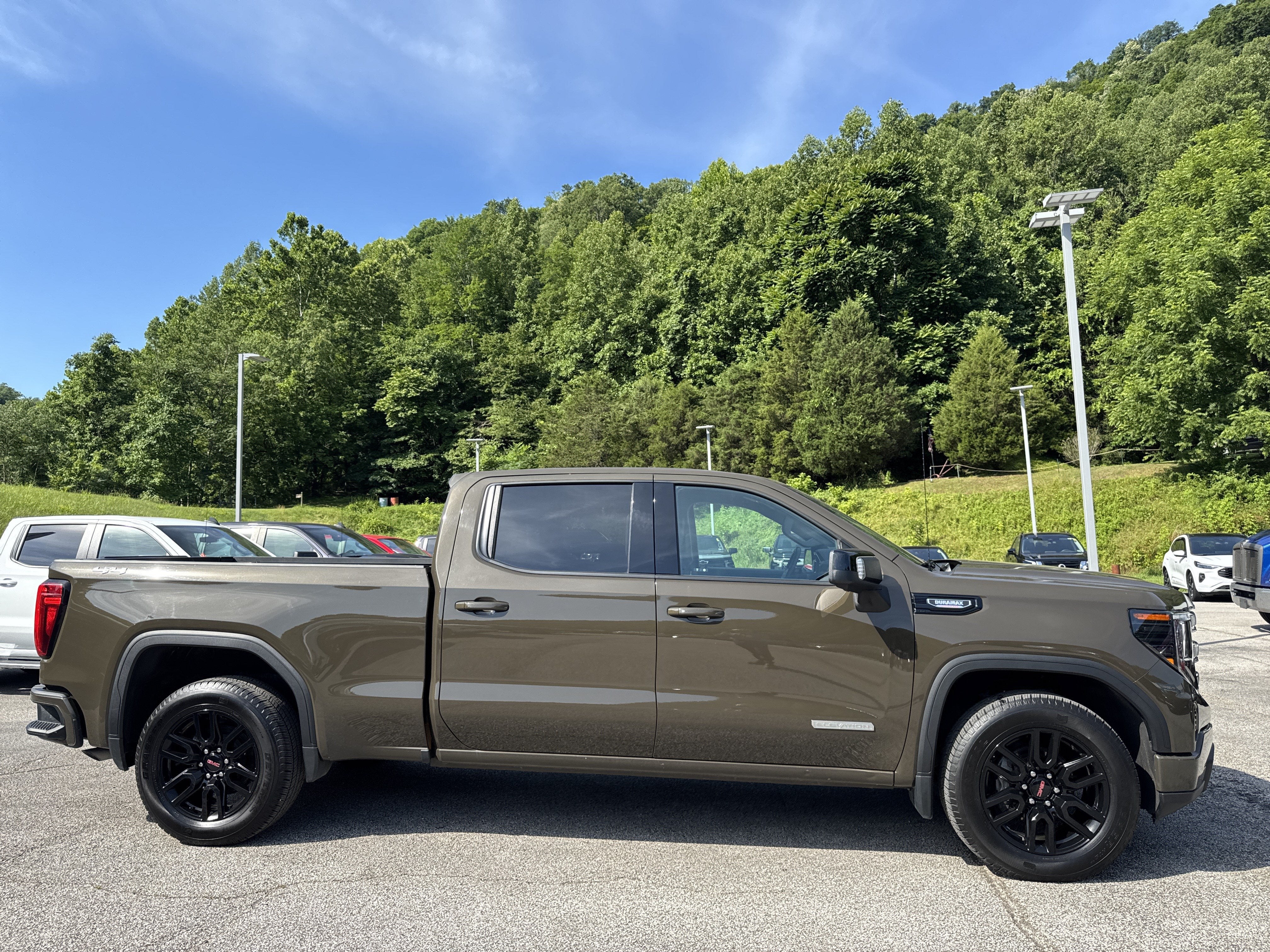 2023 GMC Sierra 1500 Elevation