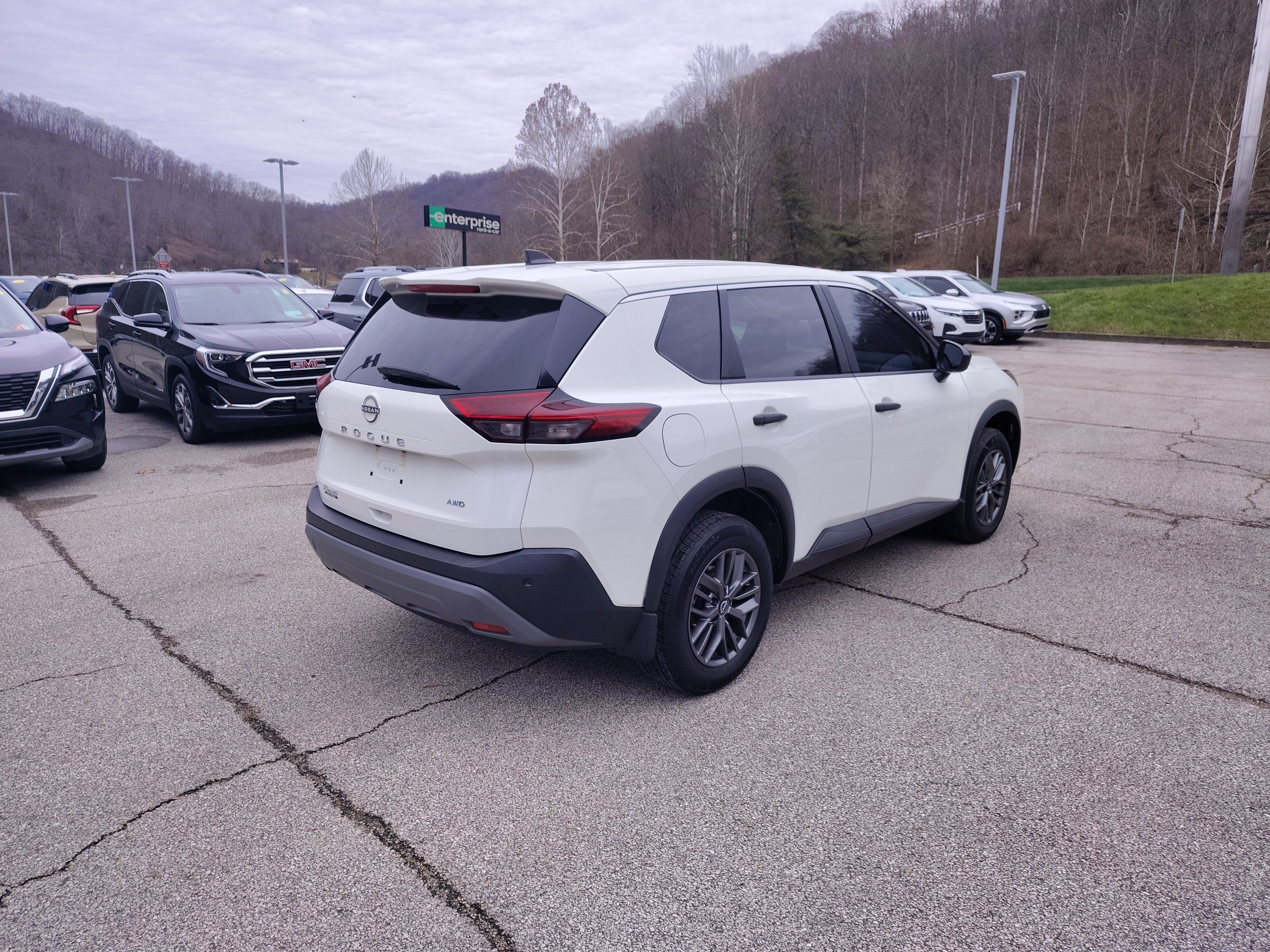 2022 Nissan Rogue S