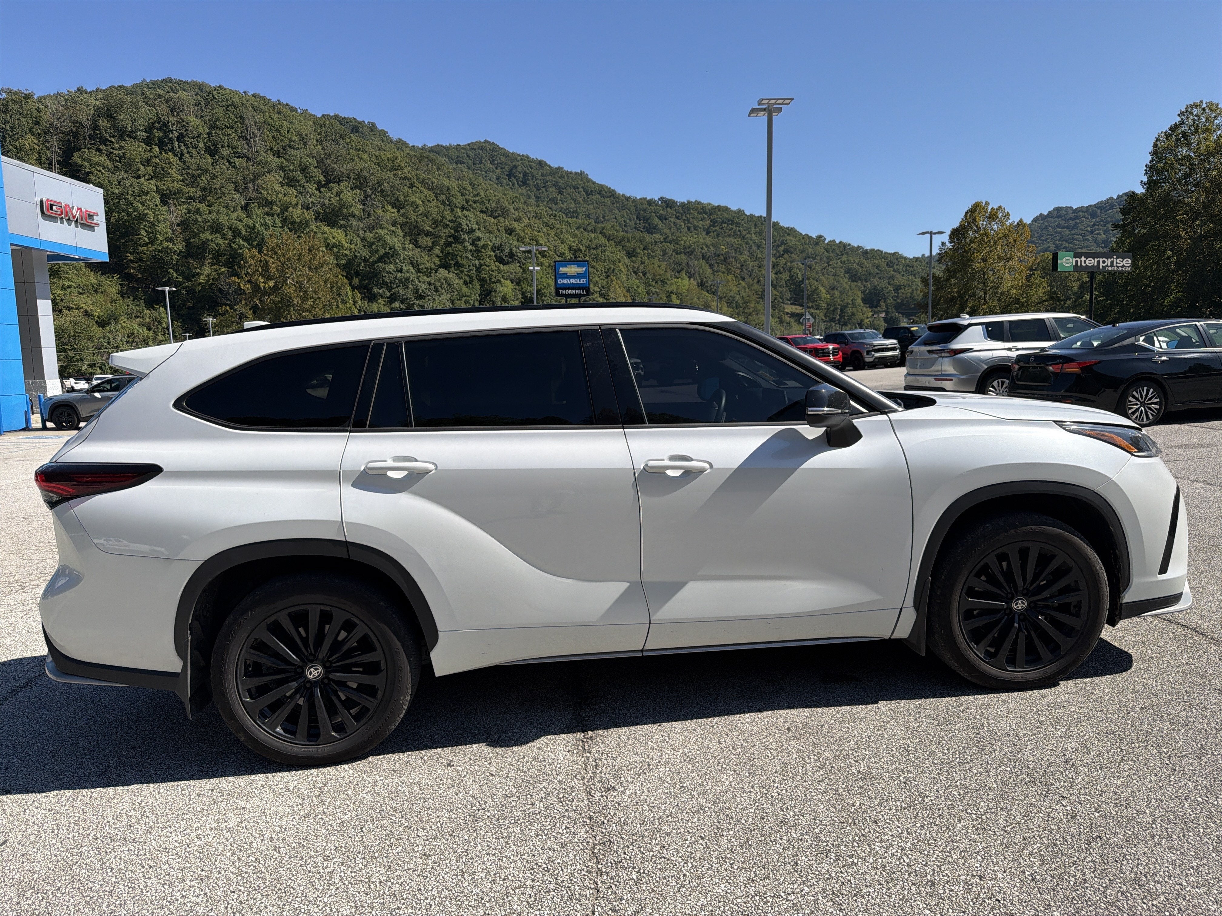 2025 Toyota Highlander XSE